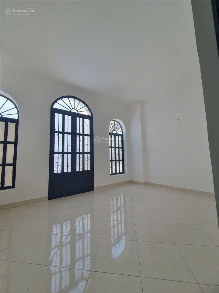 Siêu phẩm lên sóng lãnh binh thăng 3 tỷ 600 q11 1t 2l sân thượng siêu hiếm