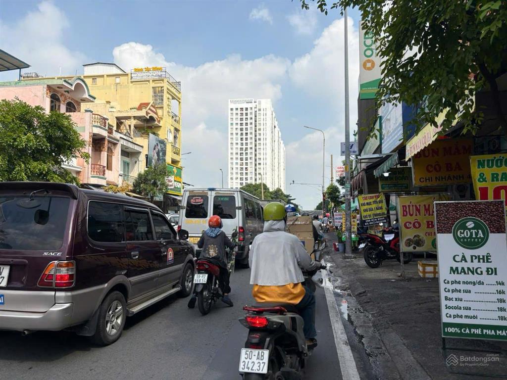 Nhà mặt tiền đường hòa bình 20m có lề 4m sầm uất sát chợ cây keo  dt 4x16,6m / 2 tầng giá 12 tỷ