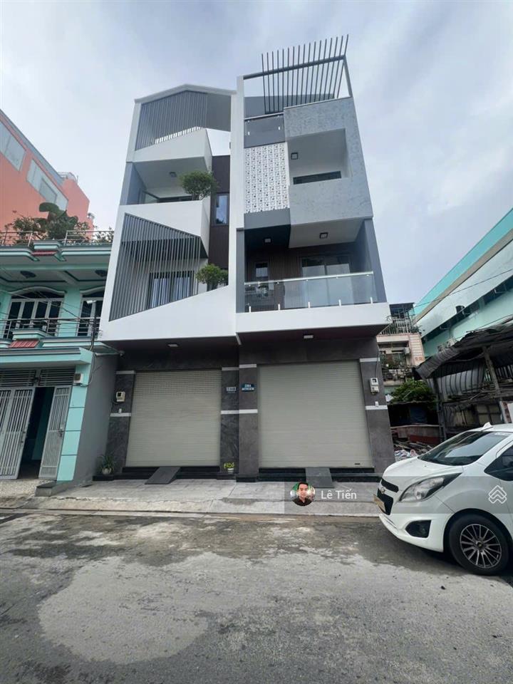 Nhà đẹp mới xây 4 tấm mt đường 16m khu họ lê. dt 4.2x13m 52m2. giá 8.9 tỷ