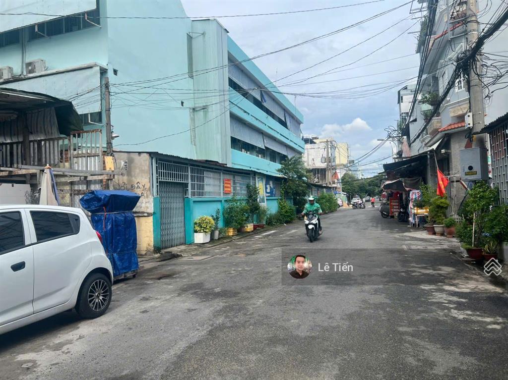 Nhà đẹp mới xây 4 tấm mt đường 16m khu họ lê. dt 4.2x13m 52m2. giá 8.9 tỷ