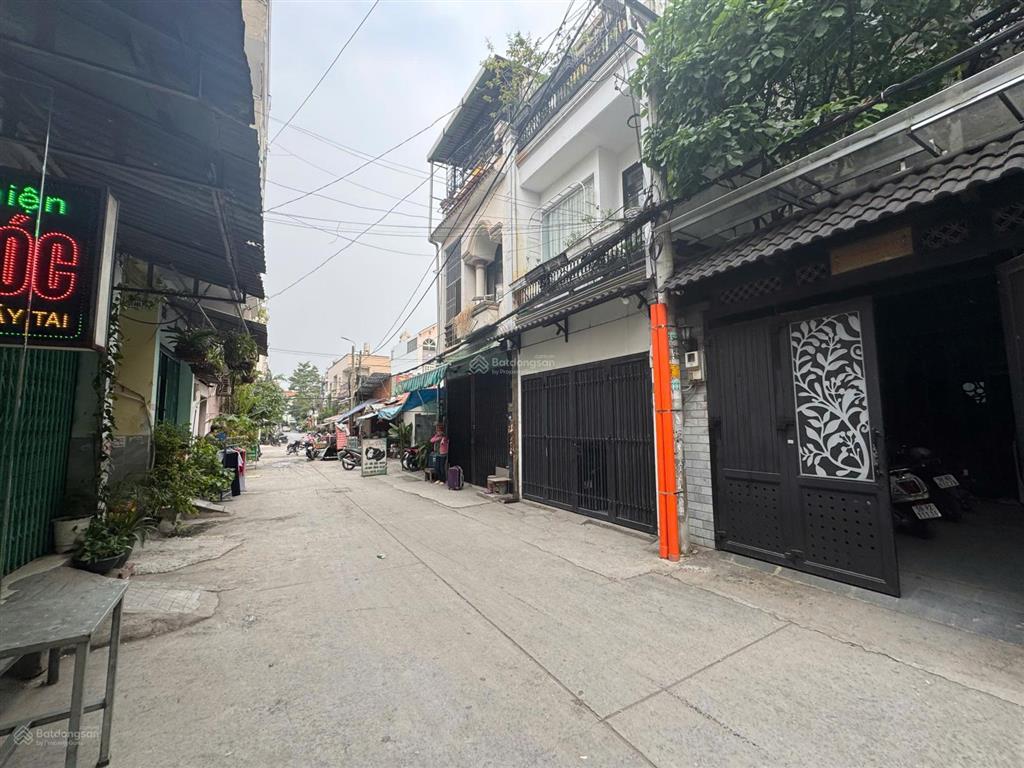 Biệt thự hẻm nhựa khu vip tân sơn nhì. dt 8x13m. giá 13.8 tỷ