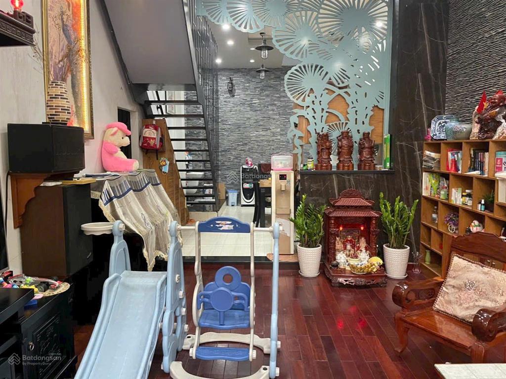 Biệt thự hẻm nhựa khu vip tân sơn nhì. dt 8x13m. giá 13.8 tỷ