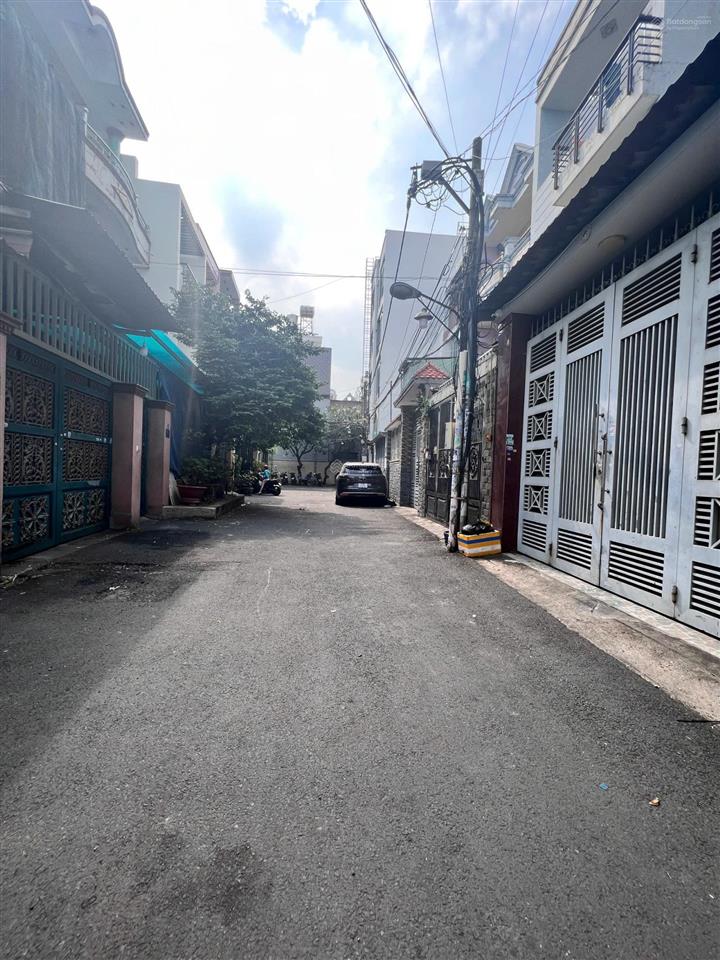 Nhà đẹp ngay sát mt gò dầu. dt4.1x22m=89m2. 4 tấm. giá nhỉnh 9 tỷ