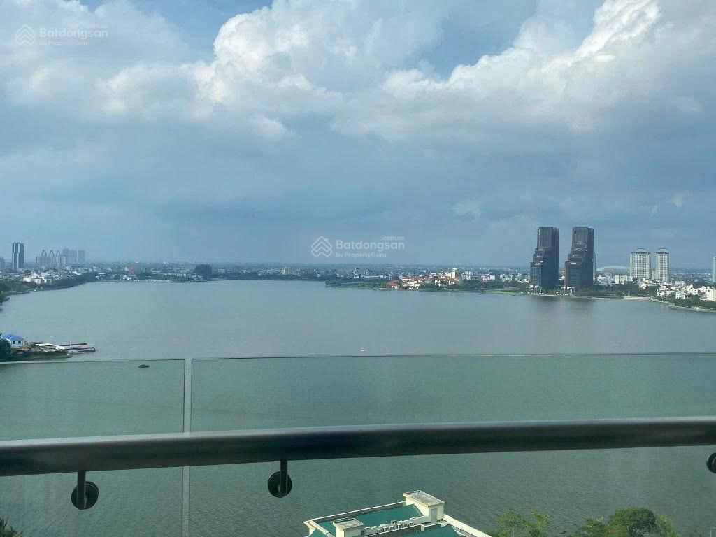 Bán căn view trọn hồ tây cực đỉnh chung cư watermark  395 lạc long quân, 130m2, 3pngủ, tầng cao