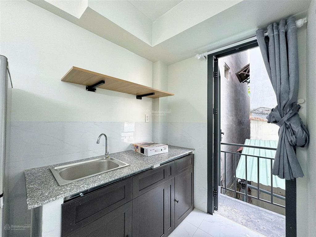Sắp trống phòng ban công full nội thất ngay trần não, pet friendly