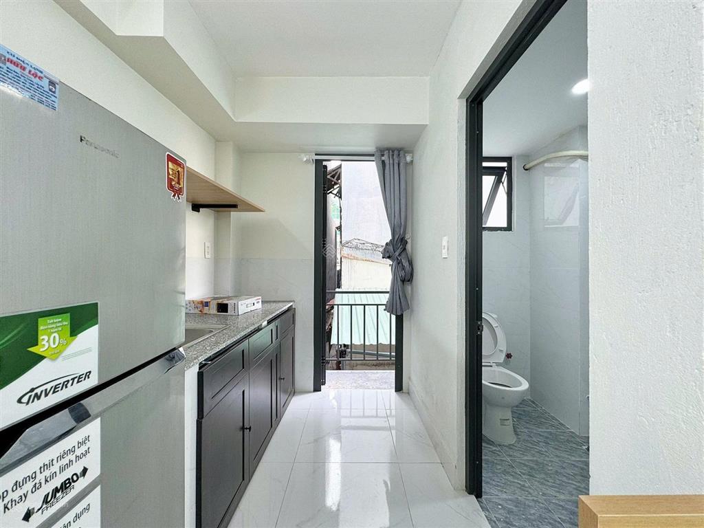 Sắp trống phòng ban công full nội thất ngay trần não, pet friendly