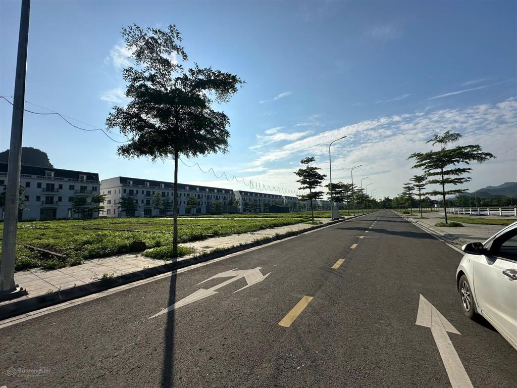 Cắt lỗ 500tr  bán nhanh lô đất 100m2 tại hòa lạc  giá chỉ 2.5 tỷ