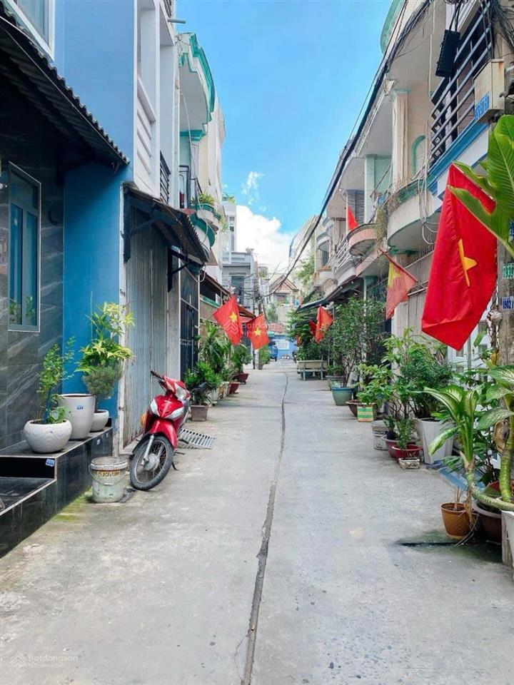 Ngay emart gò vấp  phan huy ích  52.5m  ngang 5.6m  2 tầng  btct  hoàn công nhỉnh 5 tỷ.