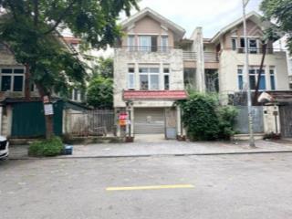 Giảm 2 tỷ bán biệt thự văn phú 210m2, mặt tiền 10m, 3 tầng 1 tum, giá chỉ còn 33,8 tỷ