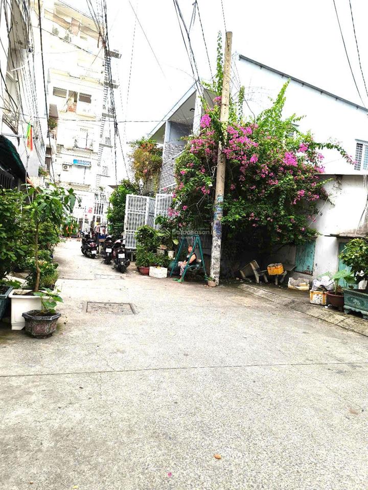 Bán nhà đẹp quận 8, đường ô tô  4.5x16m 3 tấm 4pn, 1 trệt 2 lầu, giá chỉ 6 tỷ!