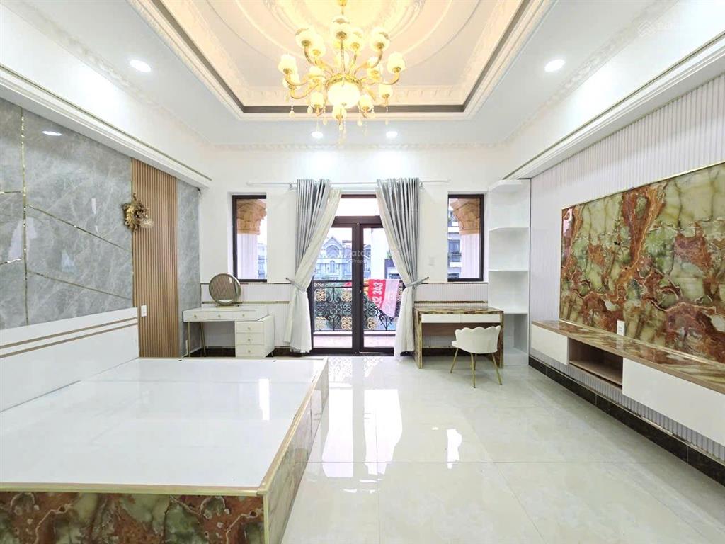 Bán nhà đẹp quận 8, đường ô tô  4.5x16m 3 tấm 4pn, 1 trệt 2 lầu, giá chỉ 6 tỷ!