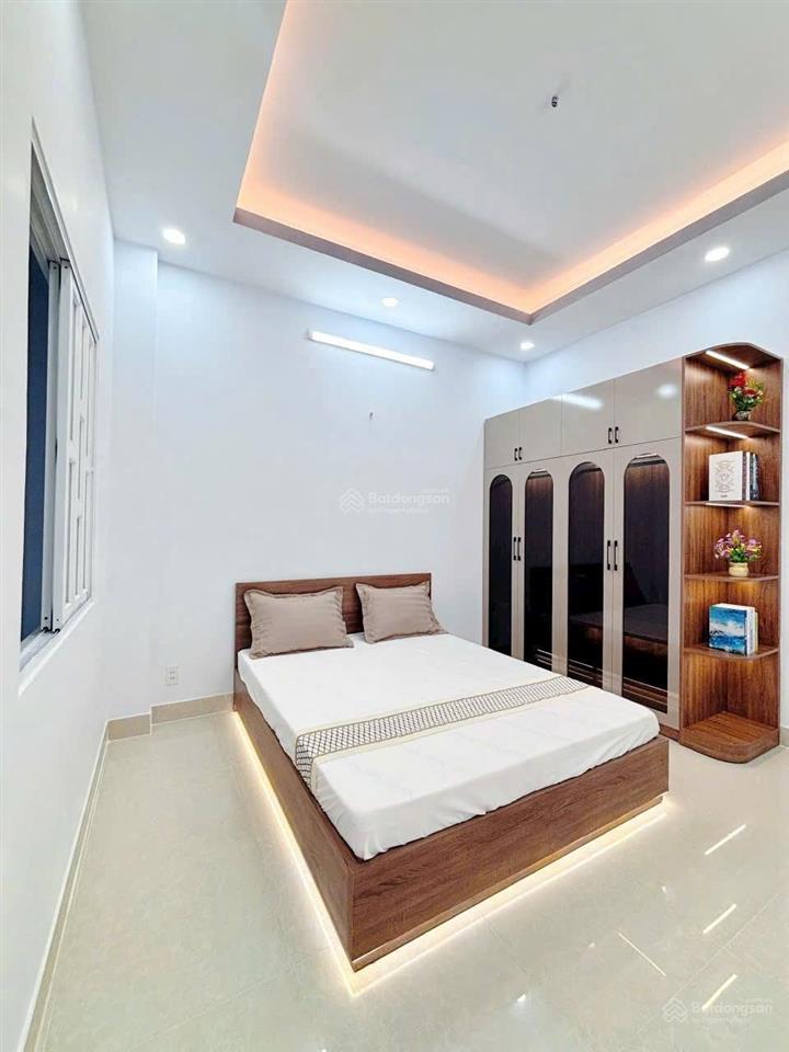 Bán nhà phạm thế hiển, p4, q8 4x15m, sổ riêng 4 phòng ngủ hẻm xe hơi, thương lượng mạnh