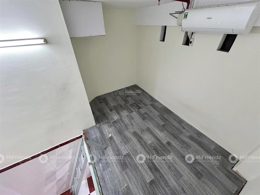Cho thuê phòng gác cao 2m sẵn máy lạnh  thang máy  cạnh công viên gia định  khu sân bay