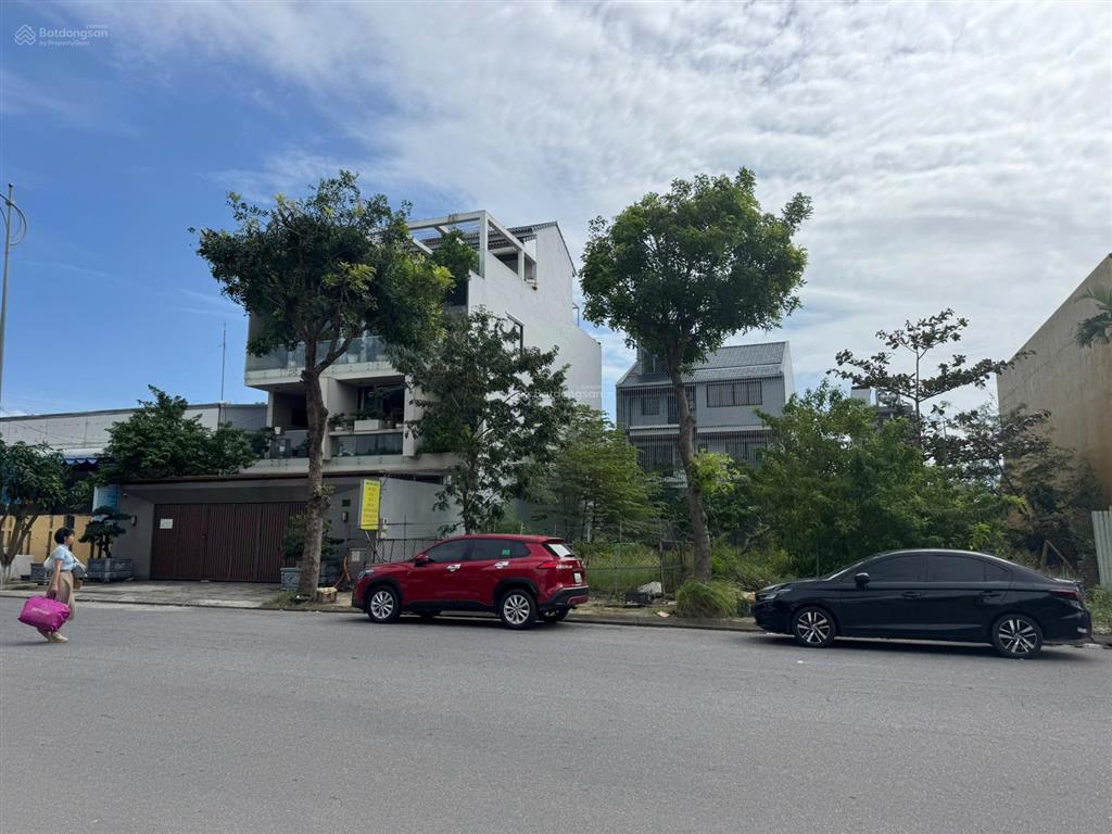 Bán cặp đất biệt thự sát sông dt 500m2/2 lô, ngang 10m, trục đường lớn bùi tá hán