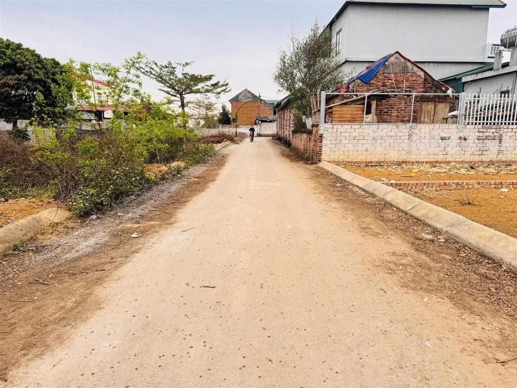 Chính chủ em cần tiền bán nhanh chỉ 2,4 tỷ lô đất cánh chủ bình yên hoà lạc 79m2