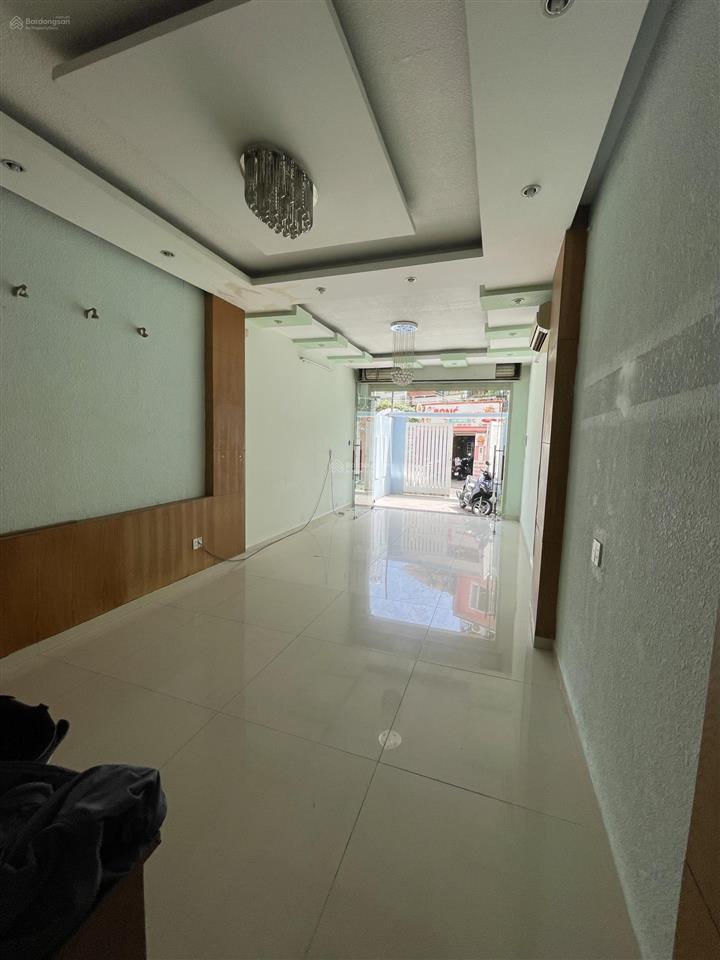 Cho thuê nhà 796/ sư vạn hạnh, quận 10 dt 4x20 trệt 3 lầu , 4 phòng ngủ , 5wc