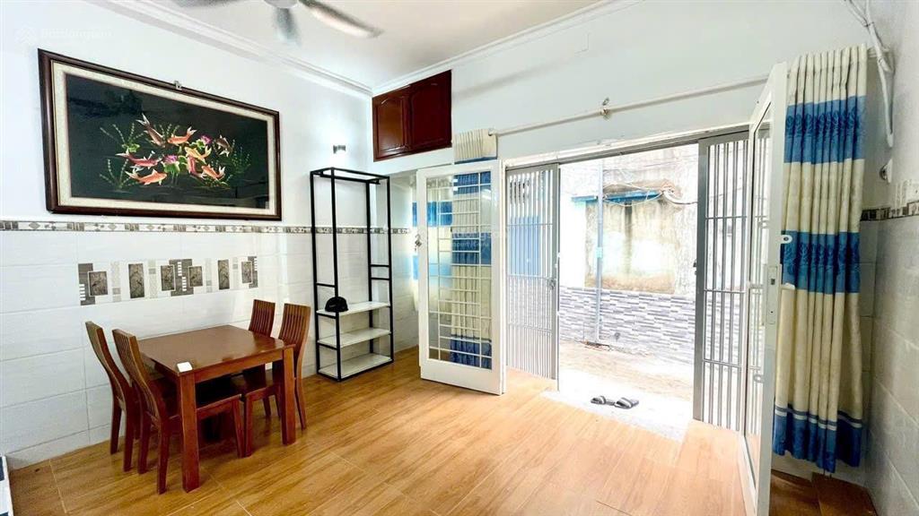 Hàng xóm kiều đàm  lotte mart  4.4 m x 14m  dọn vào ở ngay  3pn  chỉ 5. x tỷ