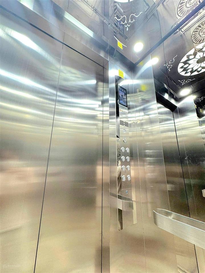 Nhà 6 tầng thang máy, 10m ra oto tránh ngay sát cầu lủ, dt 34m2 giá 9.9 tỷ! xem là mê