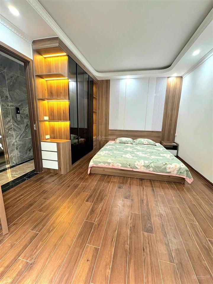 Nhà 6 tầng thang máy, 10m ra oto tránh ngay sát cầu lủ, dt 34m2 giá 9.9 tỷ! xem là mê