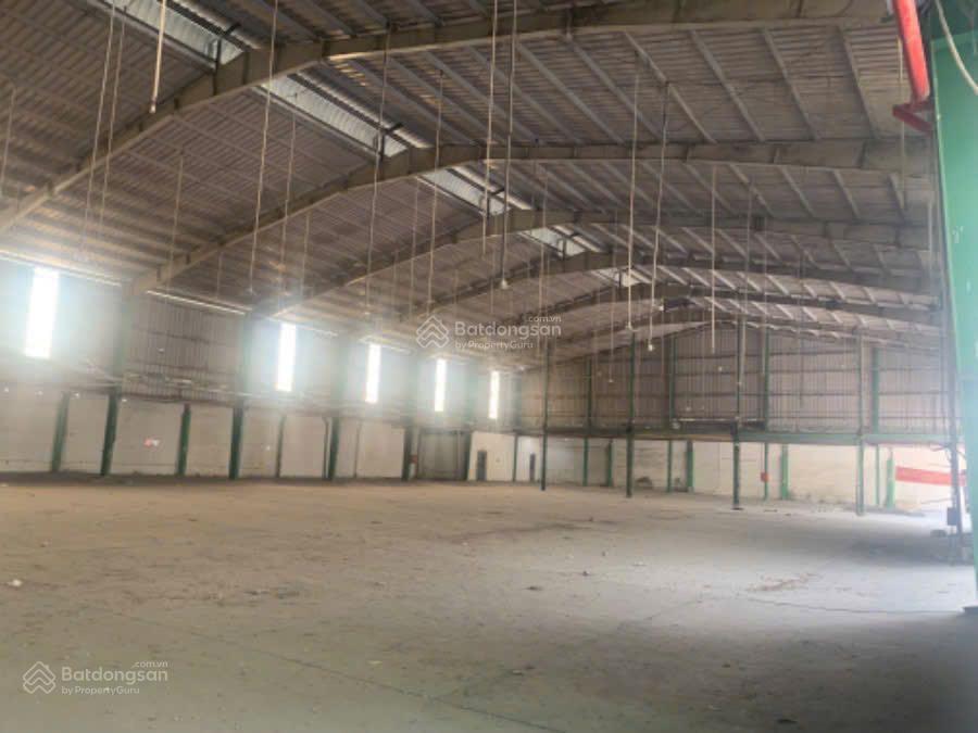 Cho thuê kho xưởng đức hòa, long an, dt 2.000m2 có văn phòng đường xe tải, có sẵn điện 3 pha