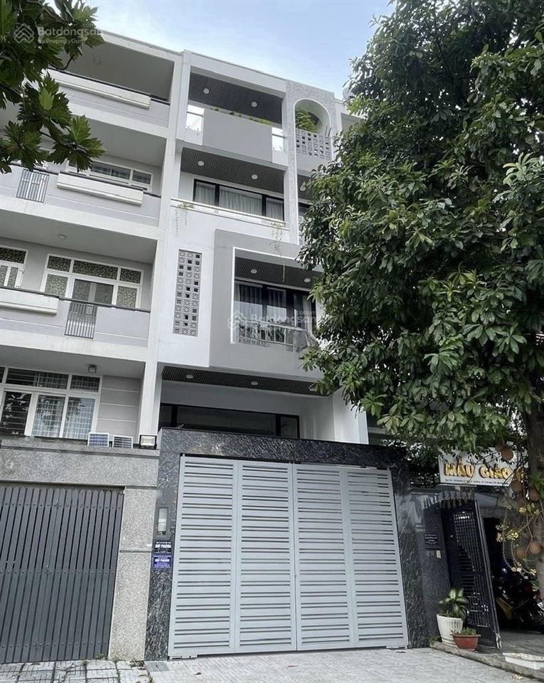 Nhà đẹp giá rẻ tại lạc long quân, quận 11. giá 5 tỷ 480/ 4x16m (64m2). sổ sẵn hoàn công sau dịch