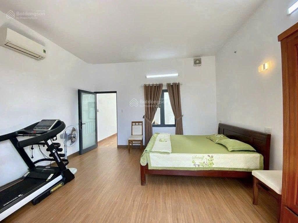 Nhà đẹp giá rẻ tại lạc long quân, quận 11. giá 5 tỷ 480/ 4x16m (64m2). sổ sẵn hoàn công sau dịch