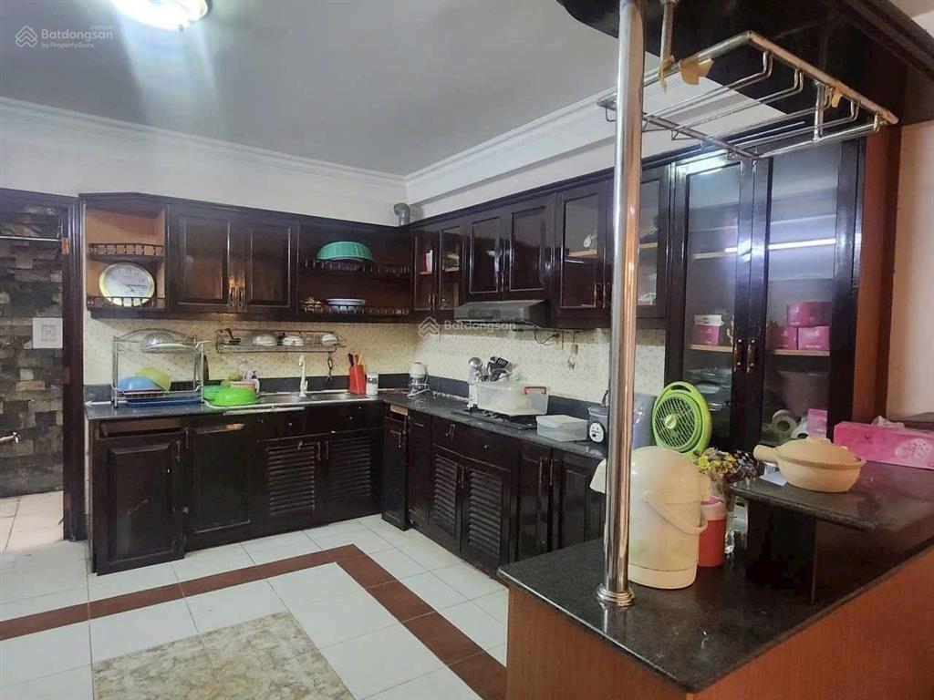 Cần bán trong tháng nhà hoàng diệu, quận 4  giá 4 tỷ 530  dt 4,1x15m  hẻm xe hơi thông suốt