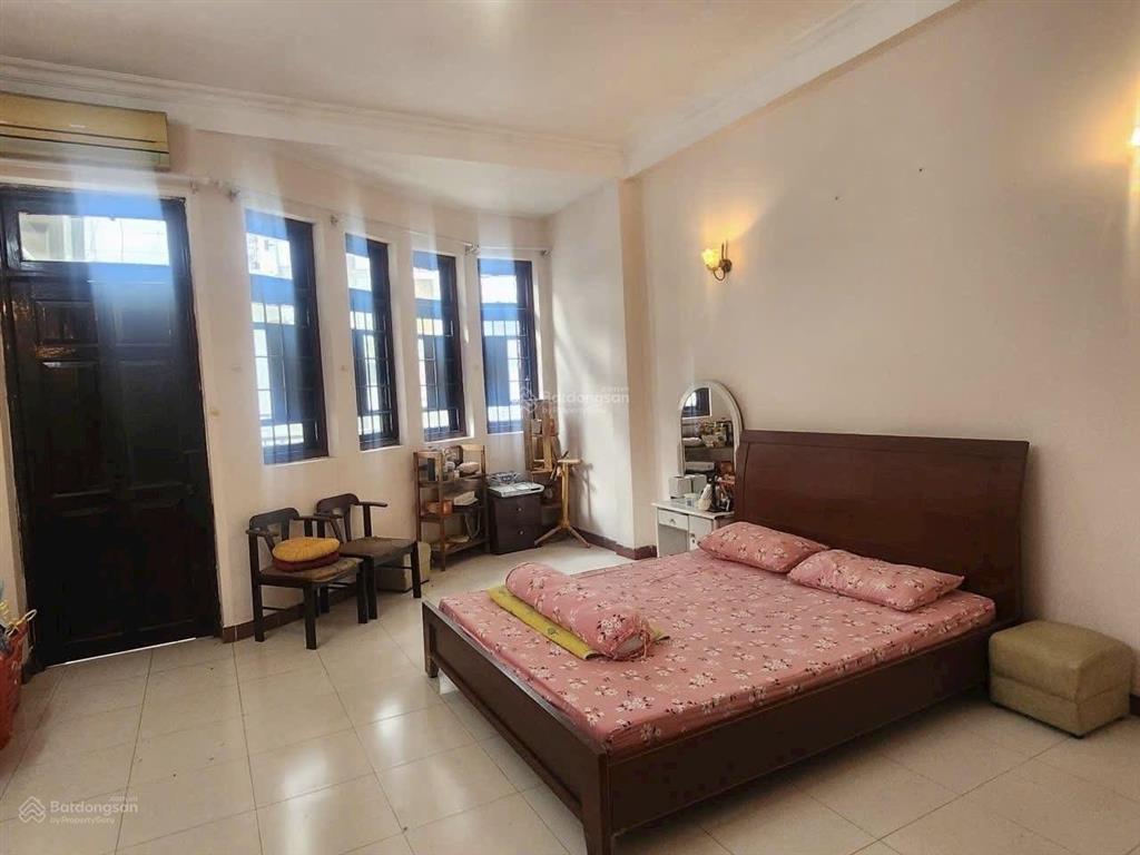 Cần bán trong tháng nhà hoàng diệu, quận 4  giá 4 tỷ 530  dt 4,1x15m  hẻm xe hơi thông suốt