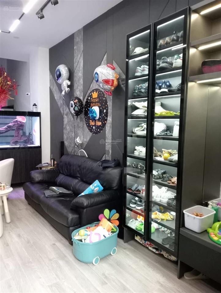 Chính chủ ngộp bán nhanh nhà cao lỗ, quận 8, 76,8m2. 4 lầu kiên cố, đang cho thuê 23tr