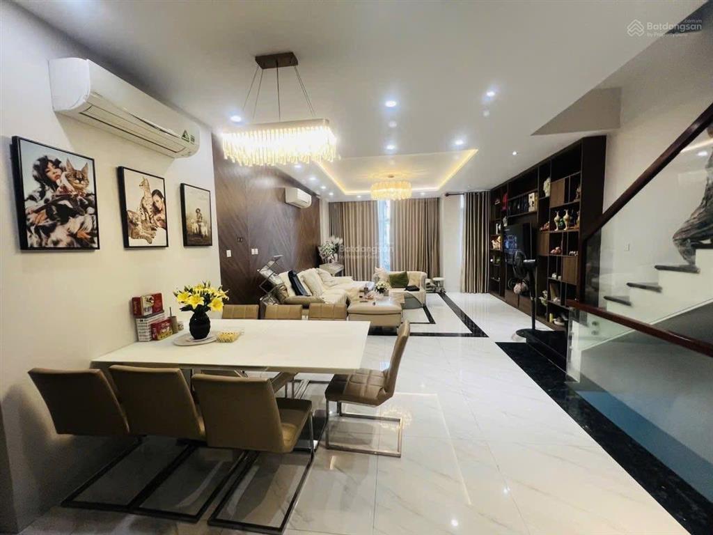 Dòng tiền sẵn 35 triệu ngay nguyễn thị minh khai, quận 3. 5,1x14m (71,4m2). sổ hồng riêng