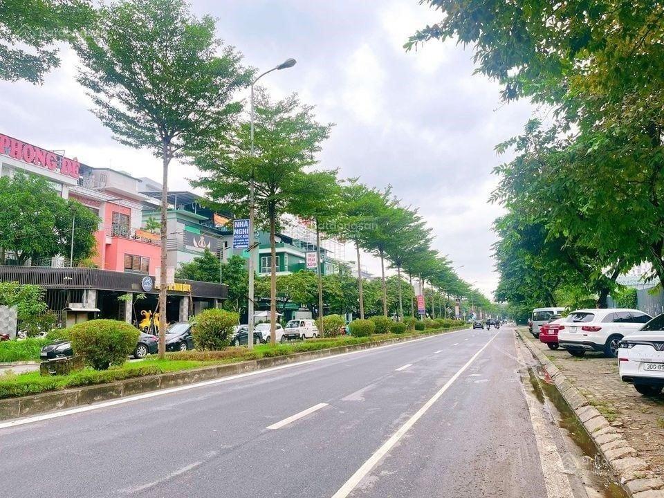 Siêu phẩm  mặt phố nguyễn văn huyên  hàng hiếm giá tốt  kinh doanh dòng tiền vip