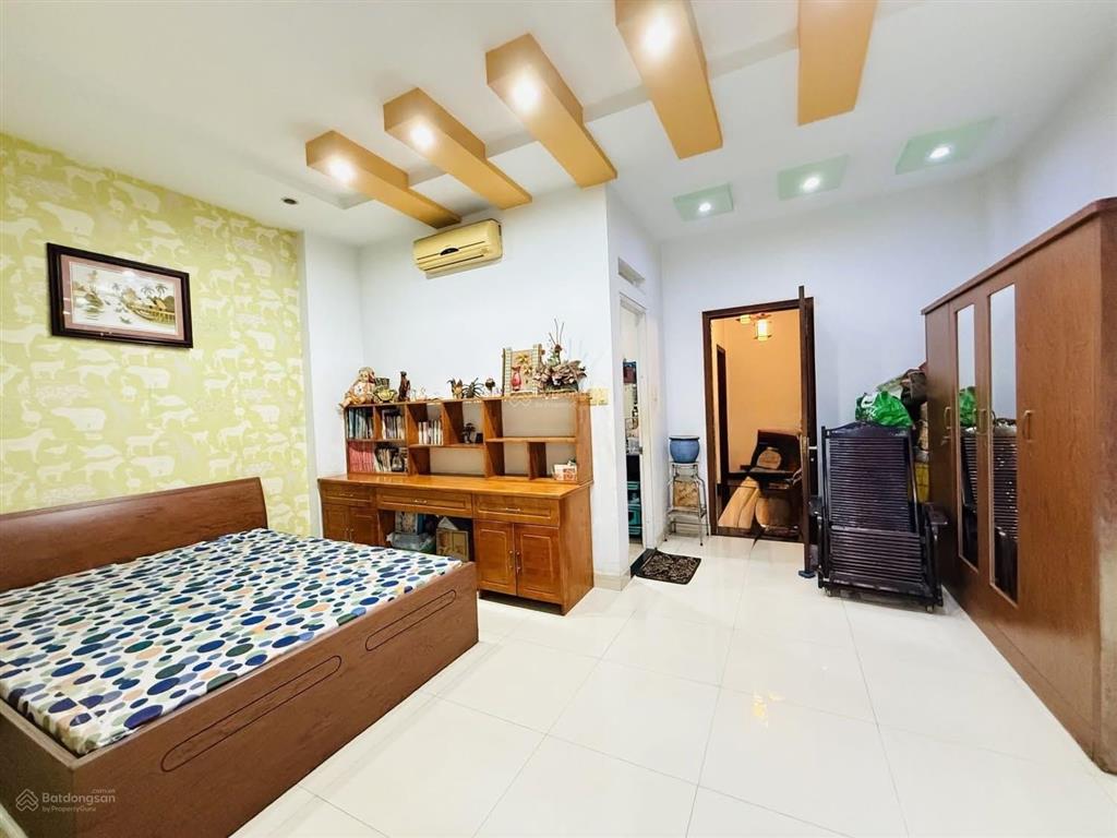 Bán gấp nhà 2 lầu (4,5x24m) gần chợ an dương vương. nhà đang cho thuê nguyên căn 12 tr. giá 1,2 tỷ