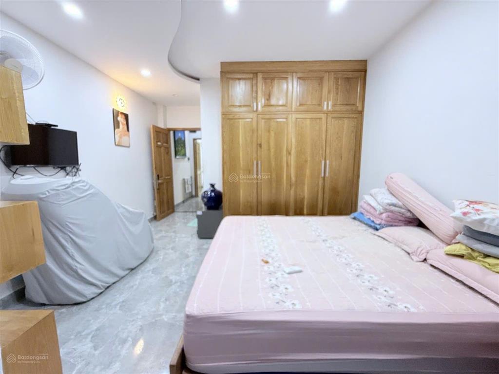 Giảm kịch sàn  cách mạng tháng 8, gần 3/2 hà đô  dt 53m2 ô tô cạnh nhà.