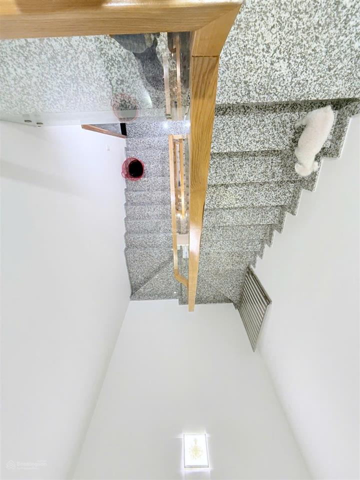 Giảm kịch sàn  cách mạng tháng 8, gần 3/2 hà đô  dt 53m2 ô tô cạnh nhà.