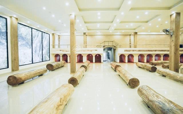 Cho thuê 4500m2 mt phạm ngọc thạch, quận 3, có sân vườn, sàn lớn trống suốt, thang máy