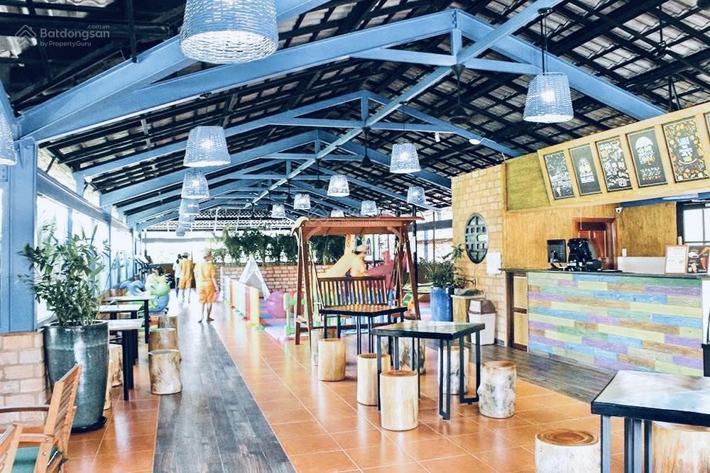 Cho thuê 4500m2 mt phạm ngọc thạch, quận 3, có sân vườn, sàn lớn trống suốt, thang máy