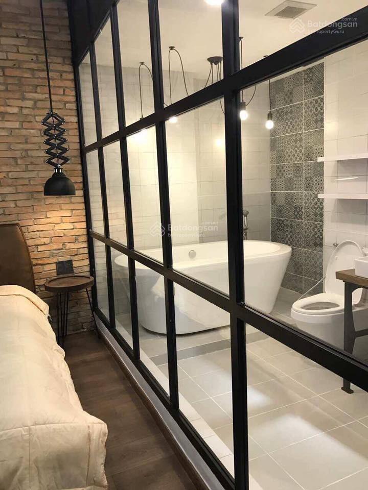 Gia đình bán căn góc cc thuận việt q. 11. dt 70m2 2p 2wc. giá bán 3.95 tỷ.  0793 677 ***