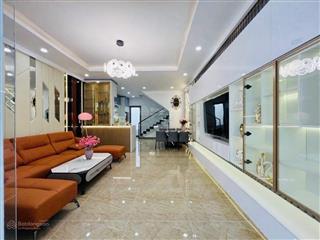 Sẵn dòng tiền gần 450tr/năm mặt tiền 4tầng q7. dt 5x18m liền pmh. kdc an ninh dễ dàng đi q1,4,8, nb