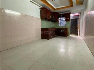 Cho thuê phòng trọ gần chợ gò vấp và trường đại học công nghiệp tphcm toilet riêng có dàn bếp riêng