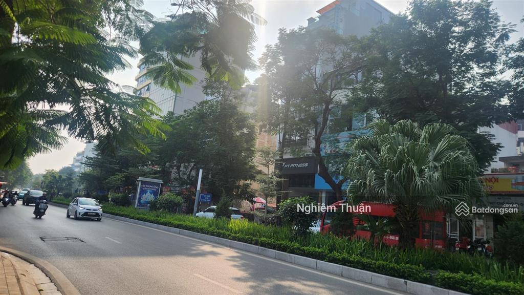 Đất mặt phố lạc long quân, tây hồ, hn. 170m2, mặt tiền 7m. sổ vuông đẹp, 2 mặt thoáng. nhỉnh 80 tỷ.