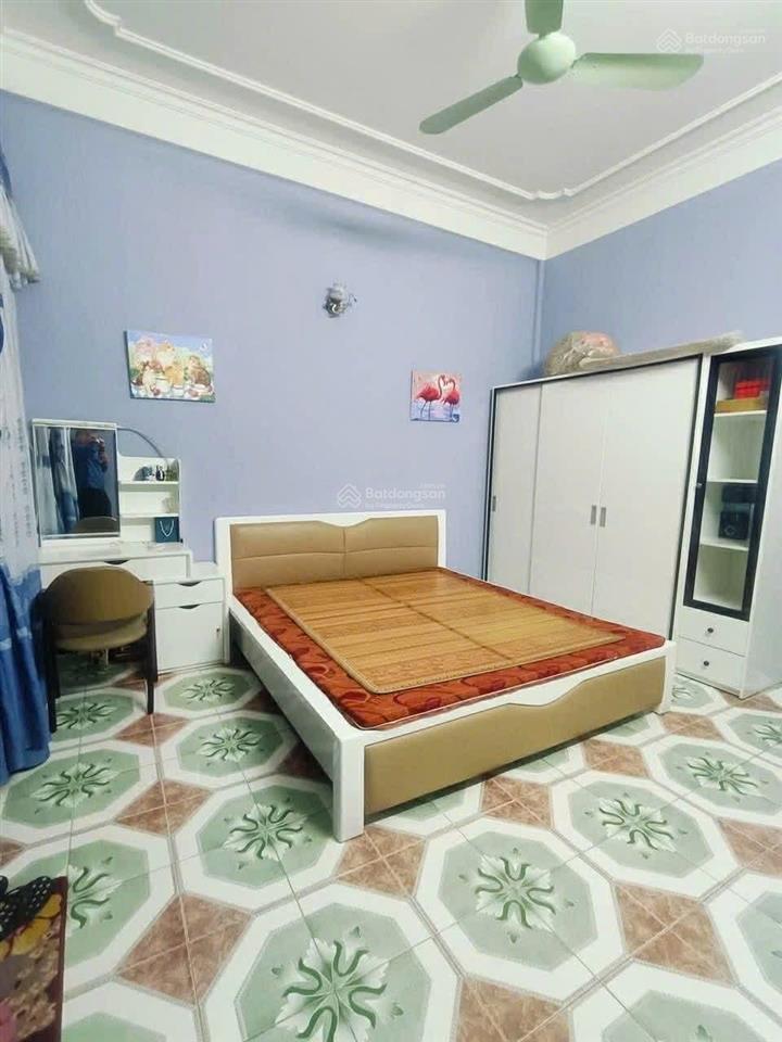 Cho thuê nguyên nhà ở ngõ ôto 46 phạm thạch 45 m2, 5 tầng27 triệu/tháng phú trần0978 314 ***