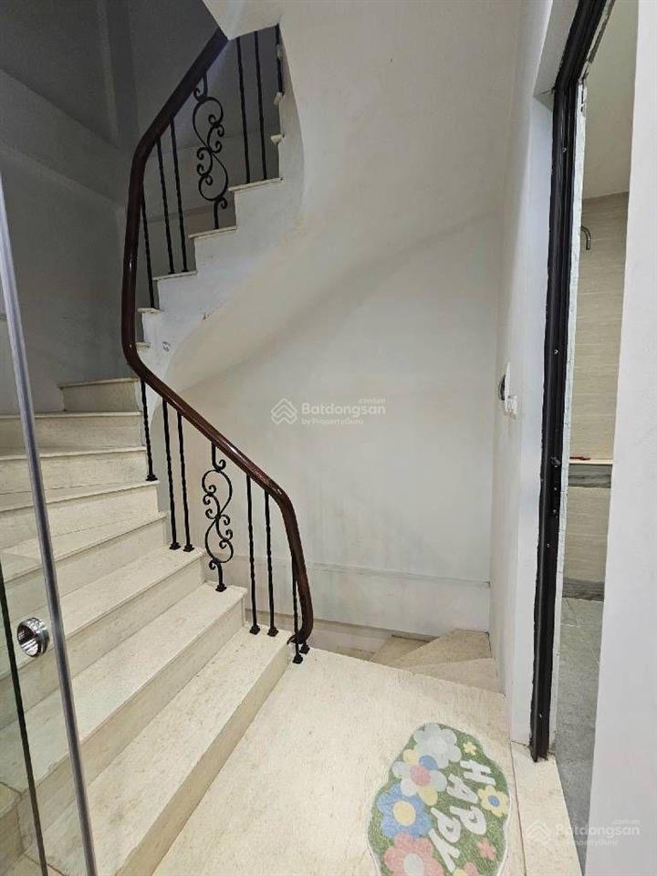 Bán gấp nhà phố nhật chiêu full đồ ở ngay  ngõ ôtô view hồ tây  32m2 6tầng  chỉ hơn 11tỷ