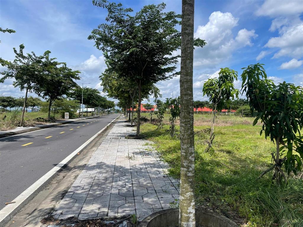 Cần bán đất tại dragon pearl, giá chỉ 1,53 tỷ, 90m2, giáp ranh bình chánh