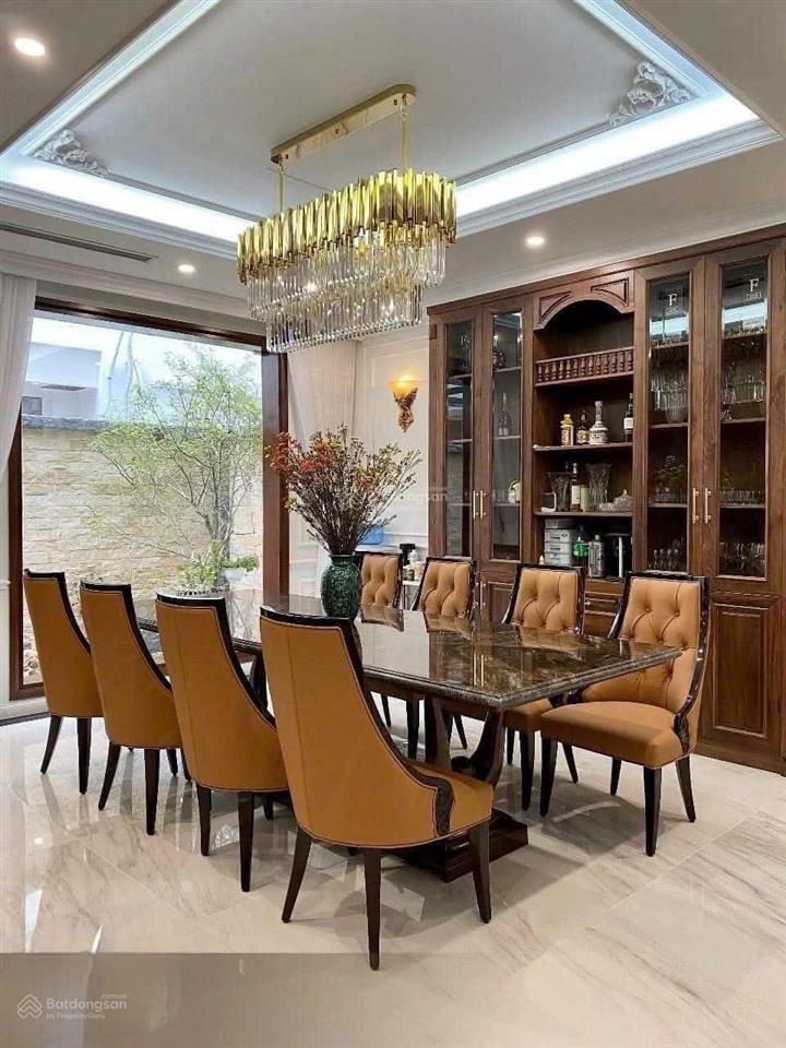 Bán biệt thự ciputra  mặt đường đôi đối diện noble  180m2 x 5t, 1 hầm  full nội thất đẹp  95 tỷ