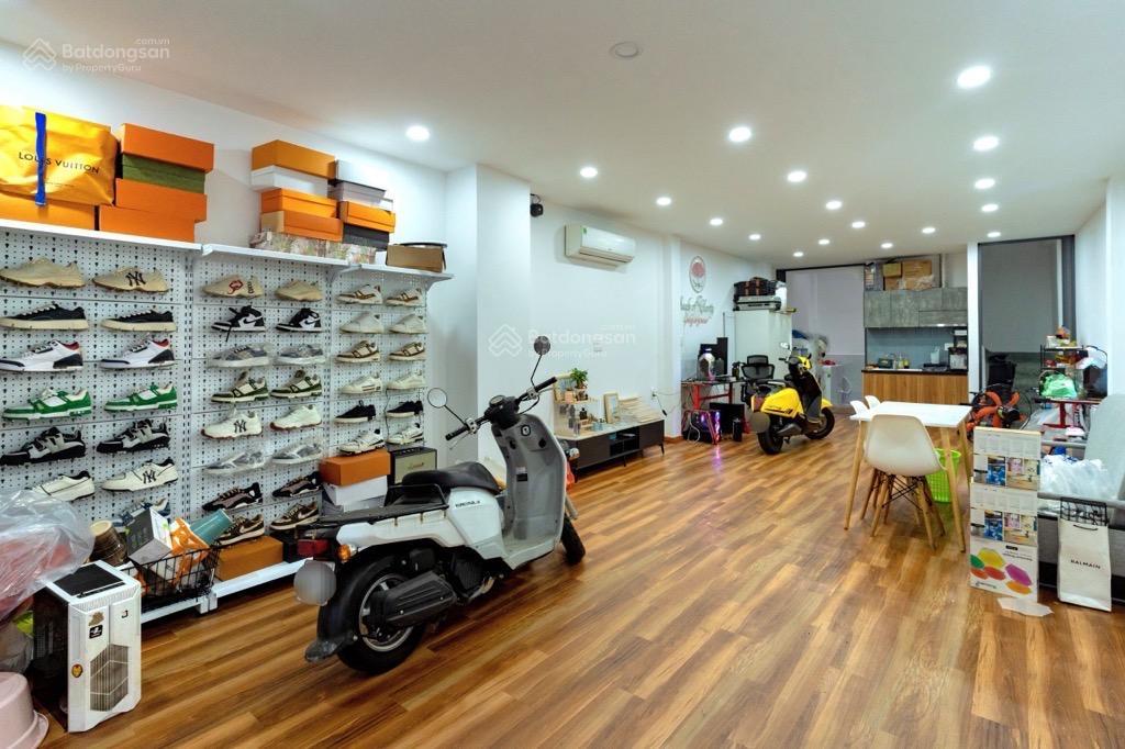 Quận 4 nhà chdv 40 triệu/ tháng. chỉ 7 tỷ5  70m2 ngang 5,7m gần bến vân đồn, khánh hội