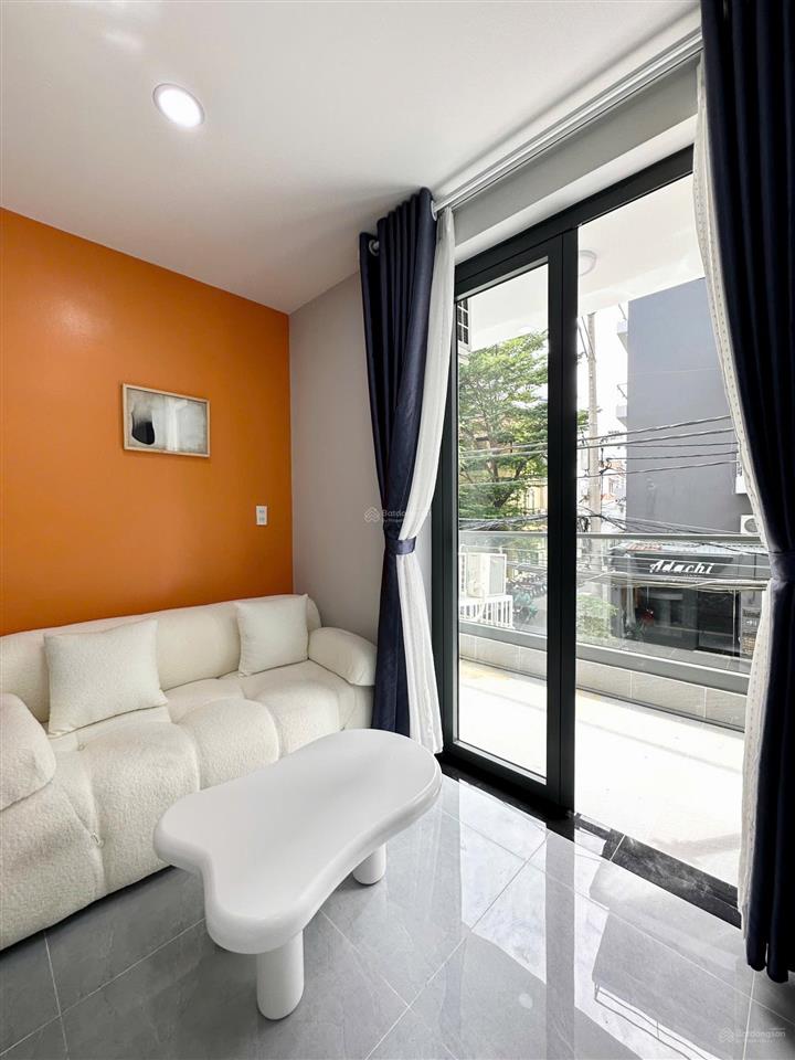 Trống sẵn căn hộ 1 phòng ngủ 50m2 ban công ngay vạn hạnh mall quận 10