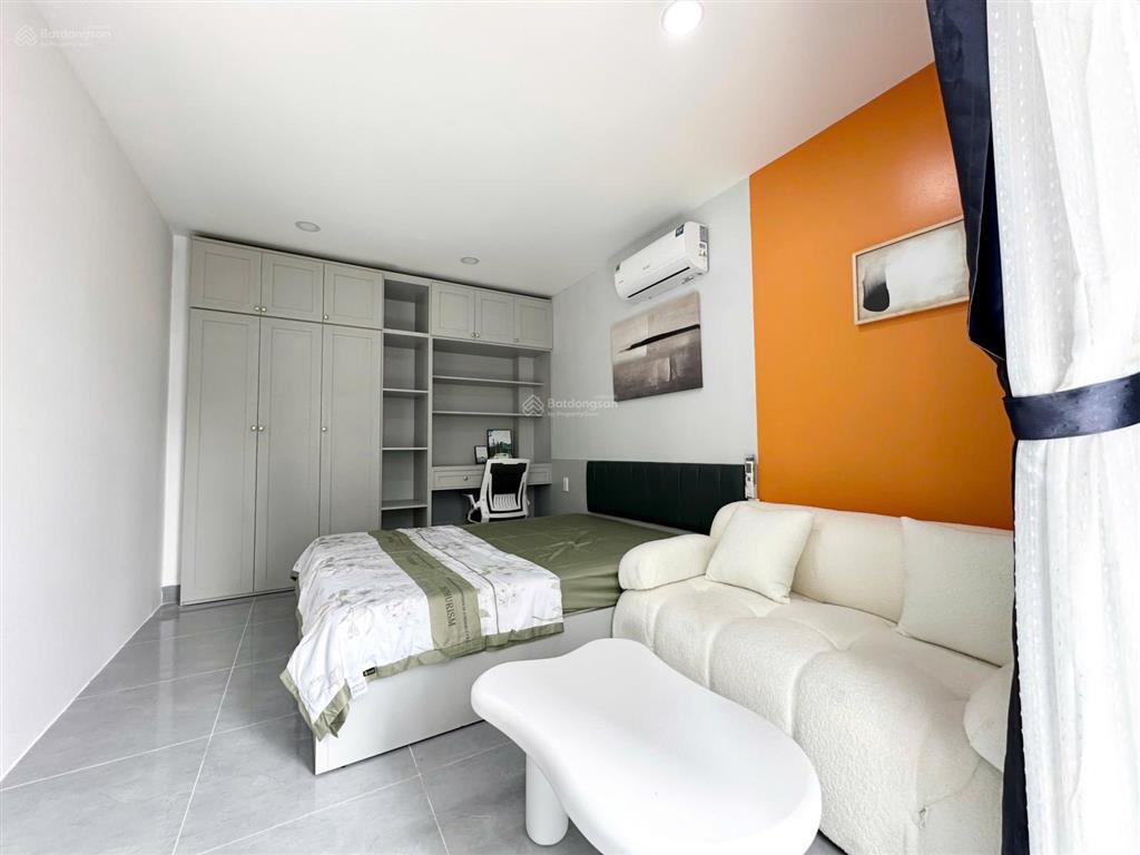 Trống sẵn căn hộ 1 phòng ngủ 50m2 ban công ngay vạn hạnh mall quận 10