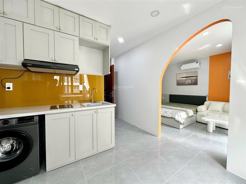 Trống sẵn căn hộ 1 phòng ngủ 50m2 ban công ngay vạn hạnh mall quận 10