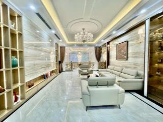 Nhà ở ngọc lâm trung tâm long biên 65m 6 tầng thang máy gara oto 7 chỗ mặt ngõ oto thông16 tỷ