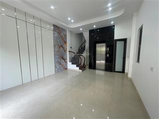 Tu hoàng nhổn nhà 50m2 5 tầng 8,3tỷ thang máy,full nội thất đẹp ở ngay !